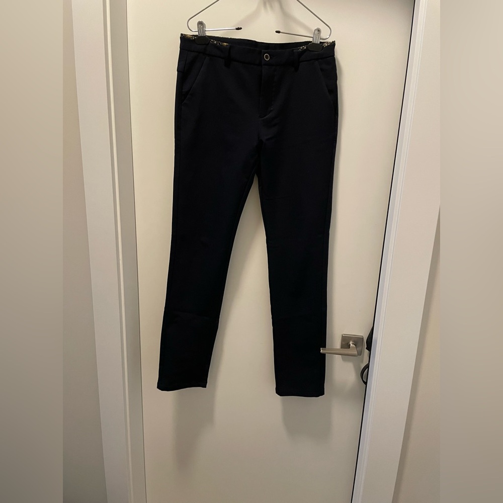 Black Straight Leg Trousers for Versatile Wear